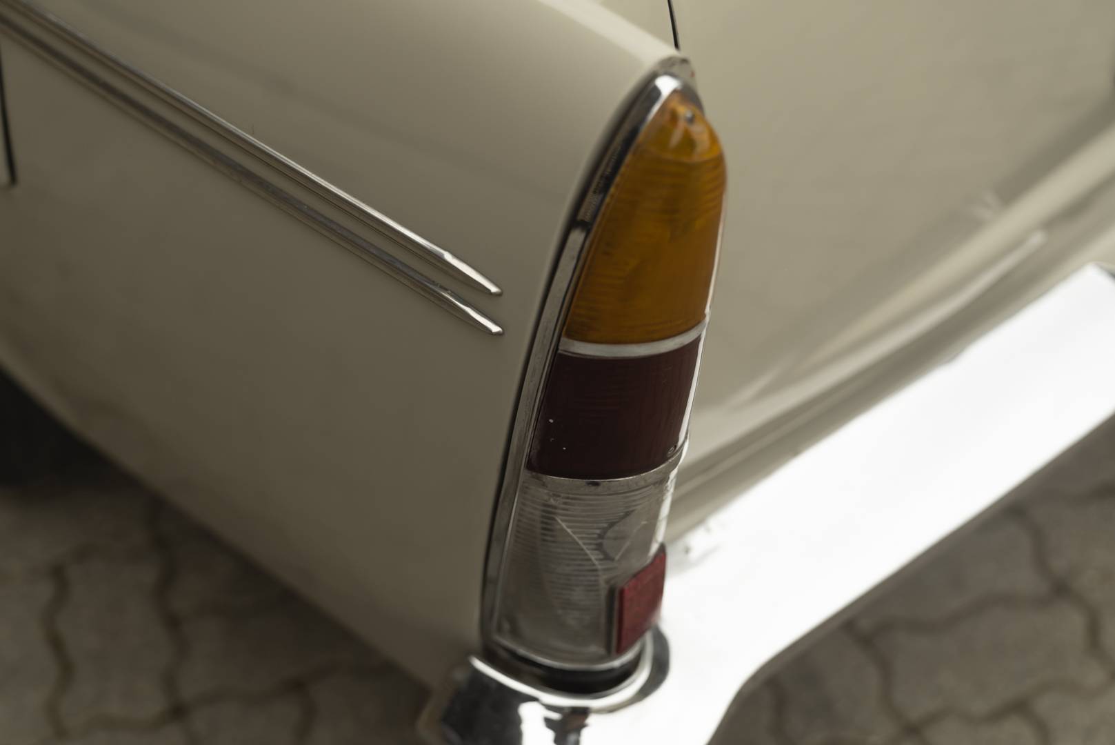 FIAT 2300