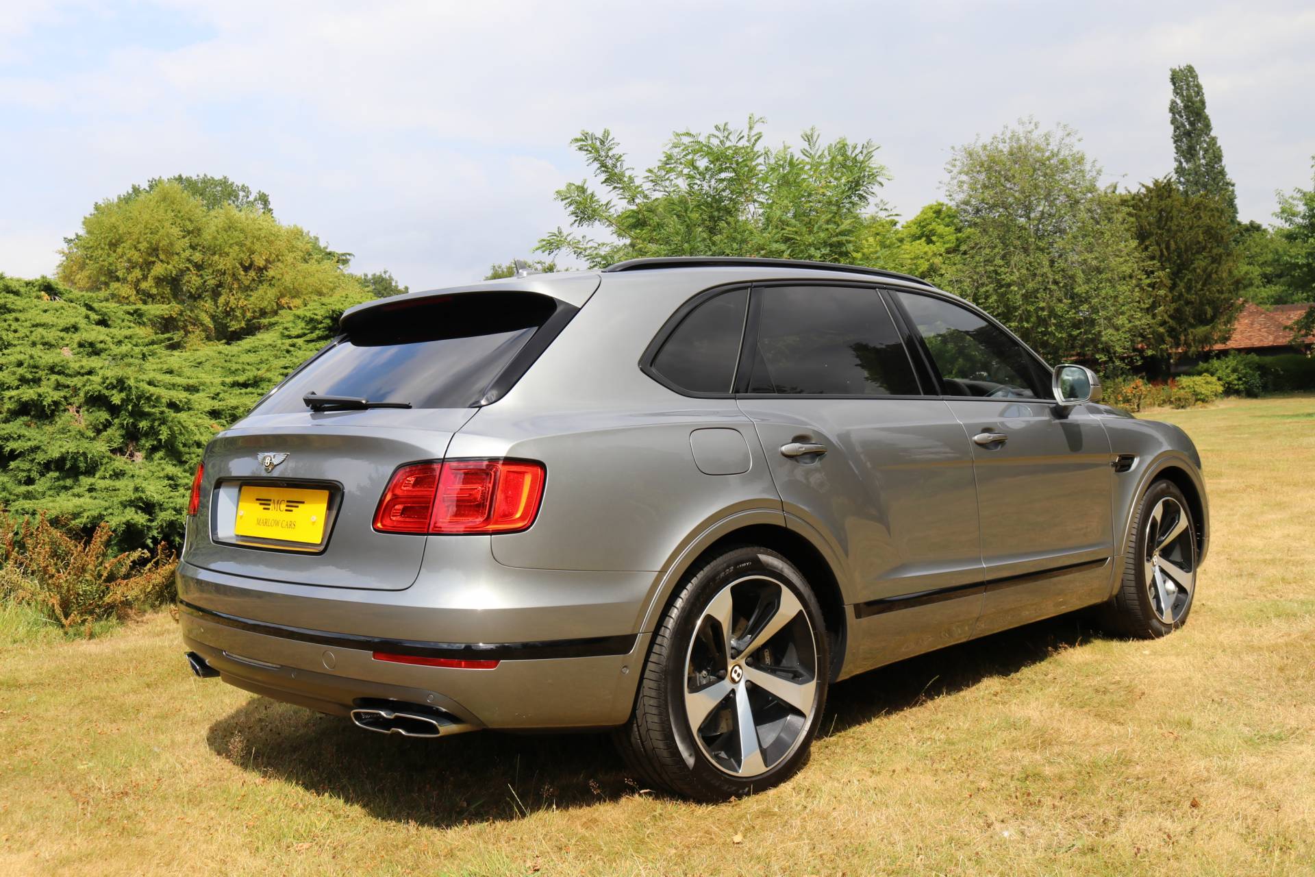 Bentley Bentayga V8