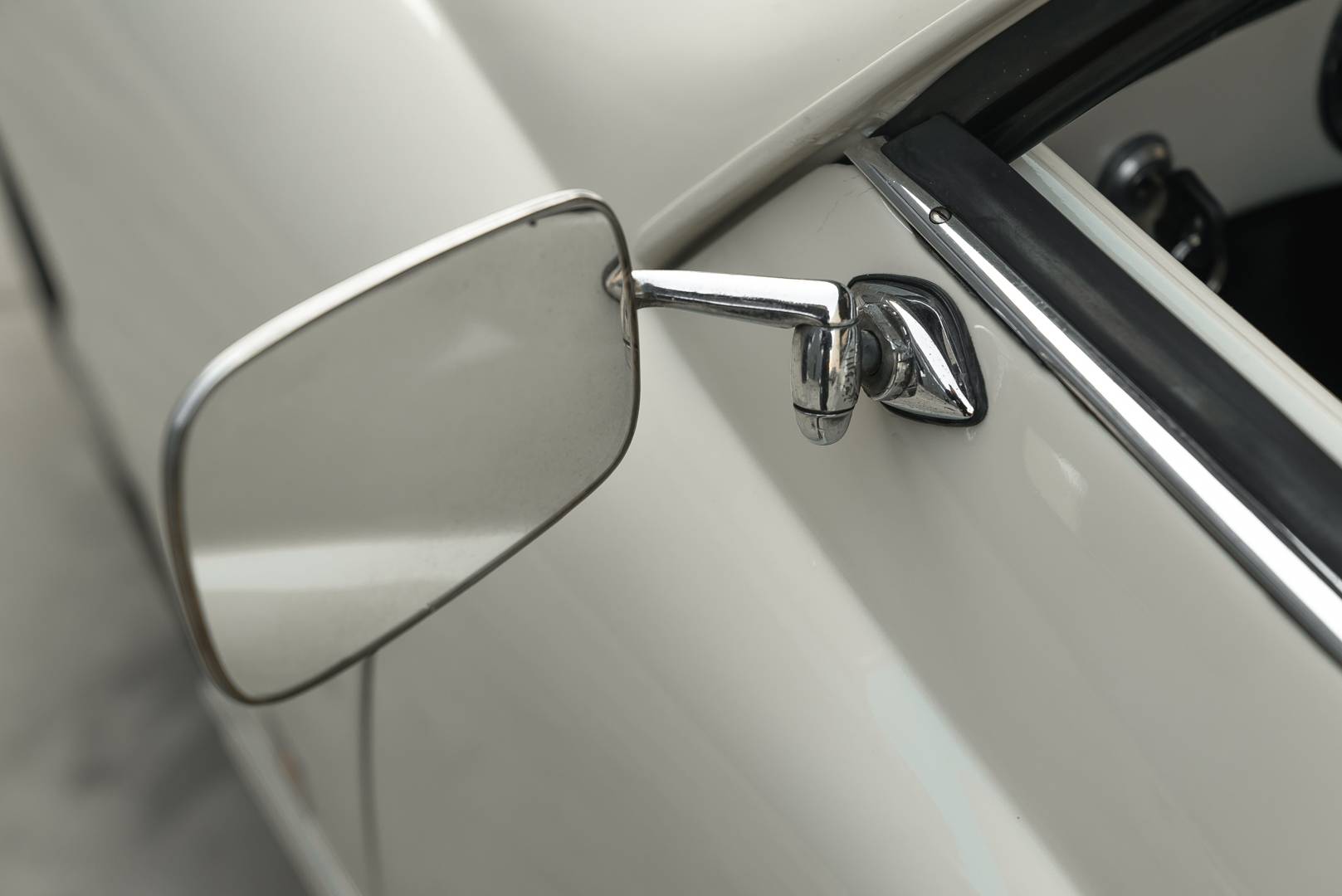 Volkswagen Karmann Ghia 1200