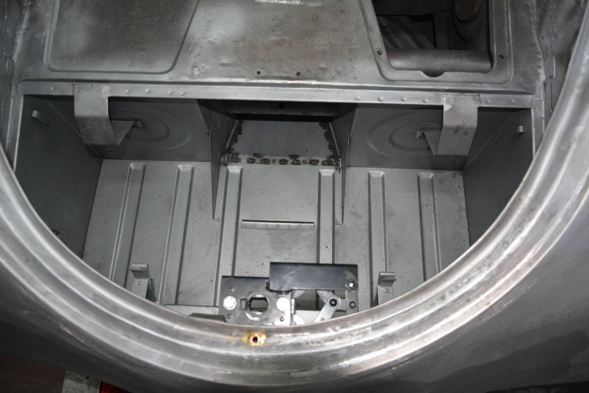 Porsche 356 1500 - Ansicht Rohkarosse "Kofferraum" vorne