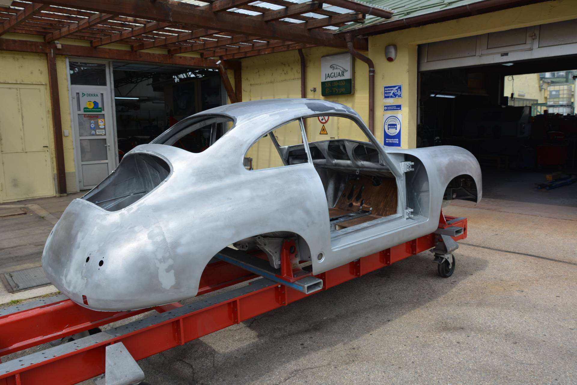 Porsche 356 1500 - Rohkarosse hinten rechts