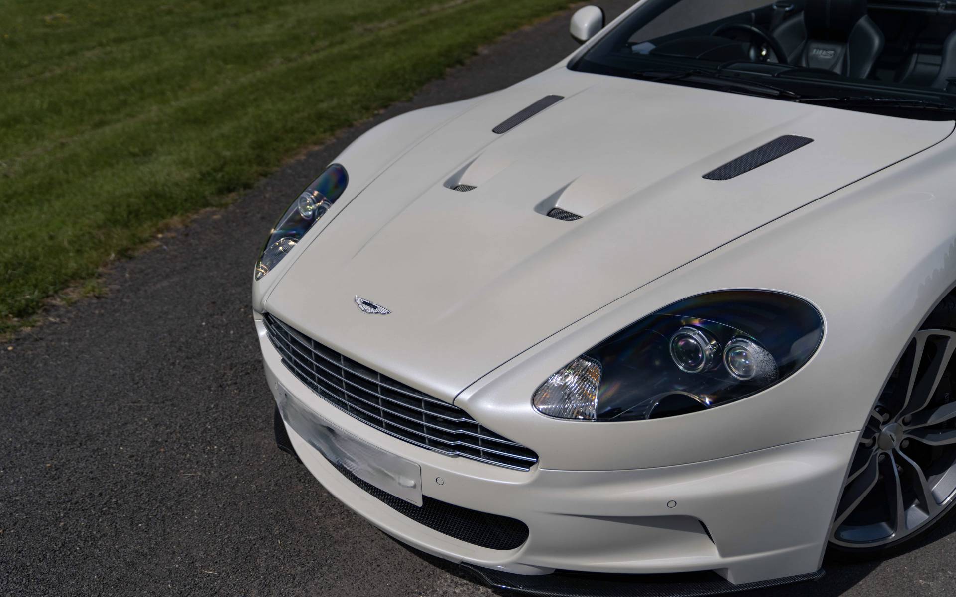 Aston Martin DBS