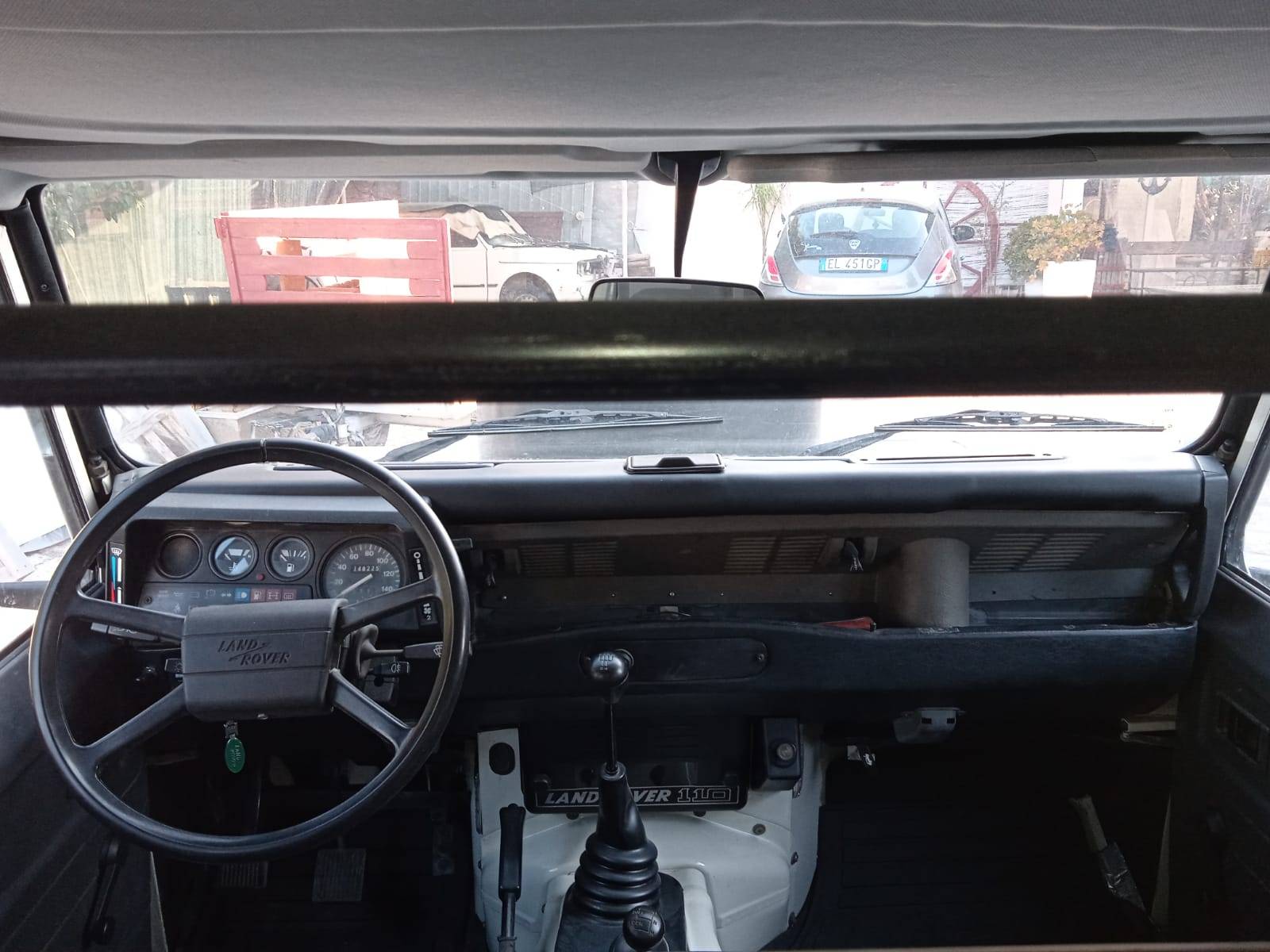 Land Rover Defender 110