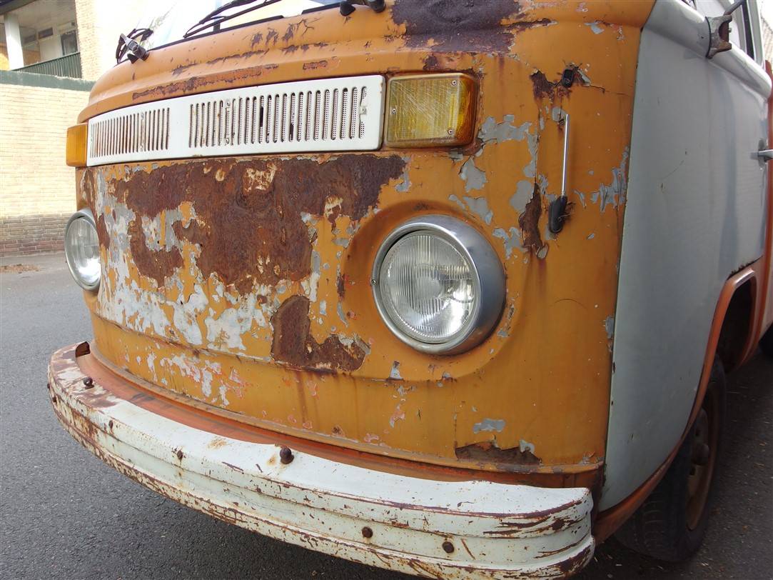 Volkswagen T2b pickup