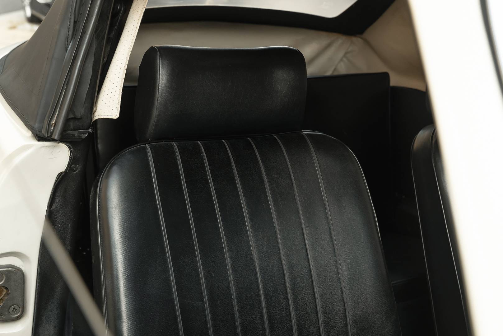 Volkswagen Karmann Ghia 1200