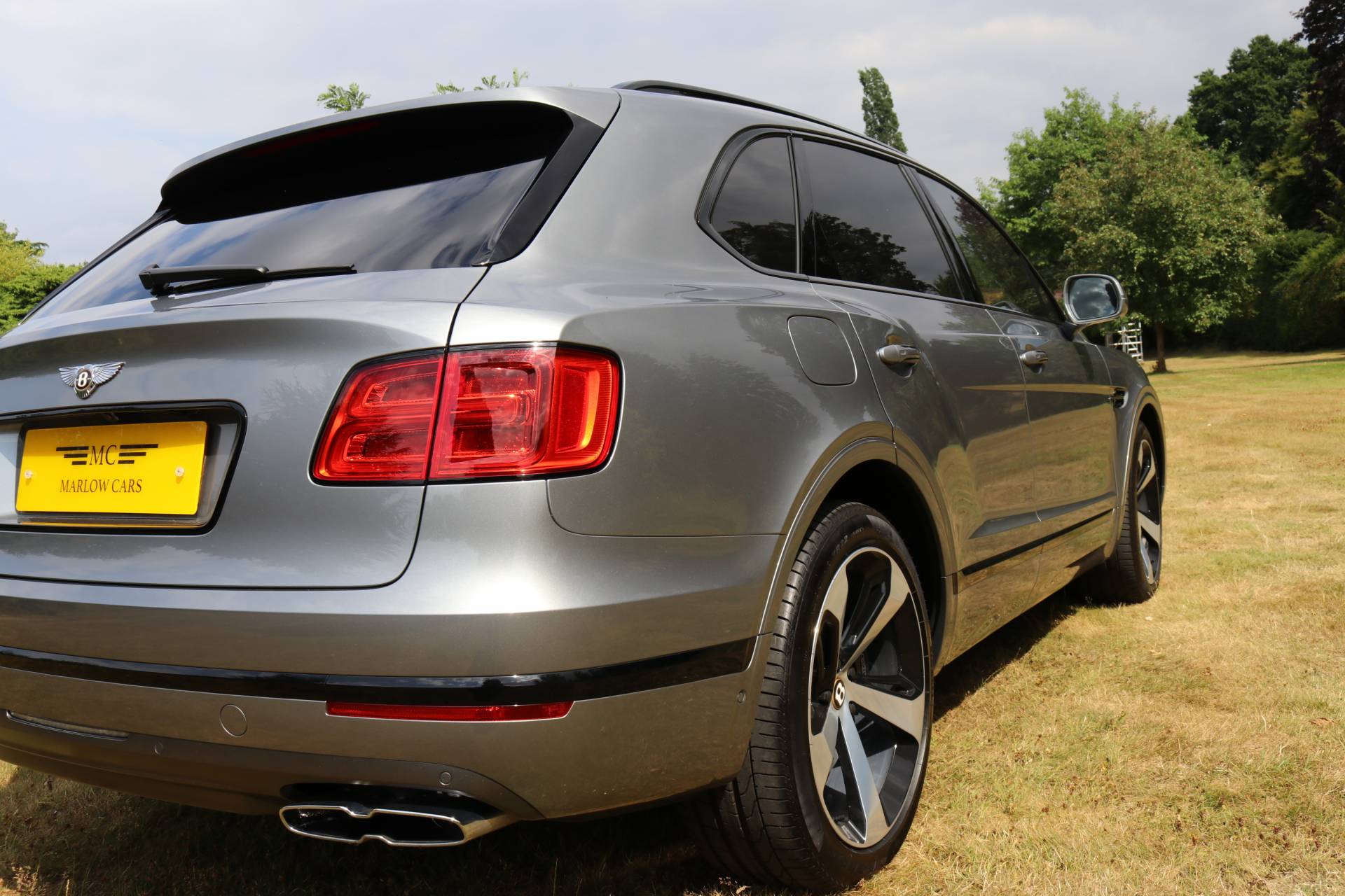 Bentley Bentayga V8