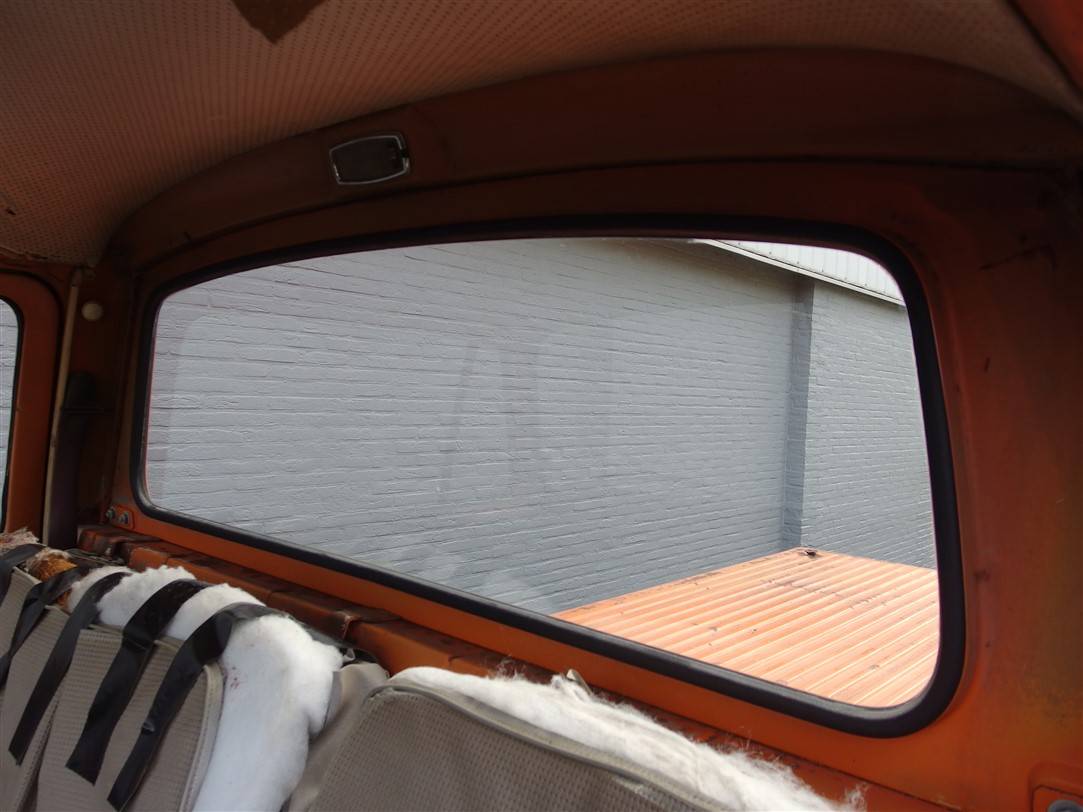 Volkswagen T2b pickup