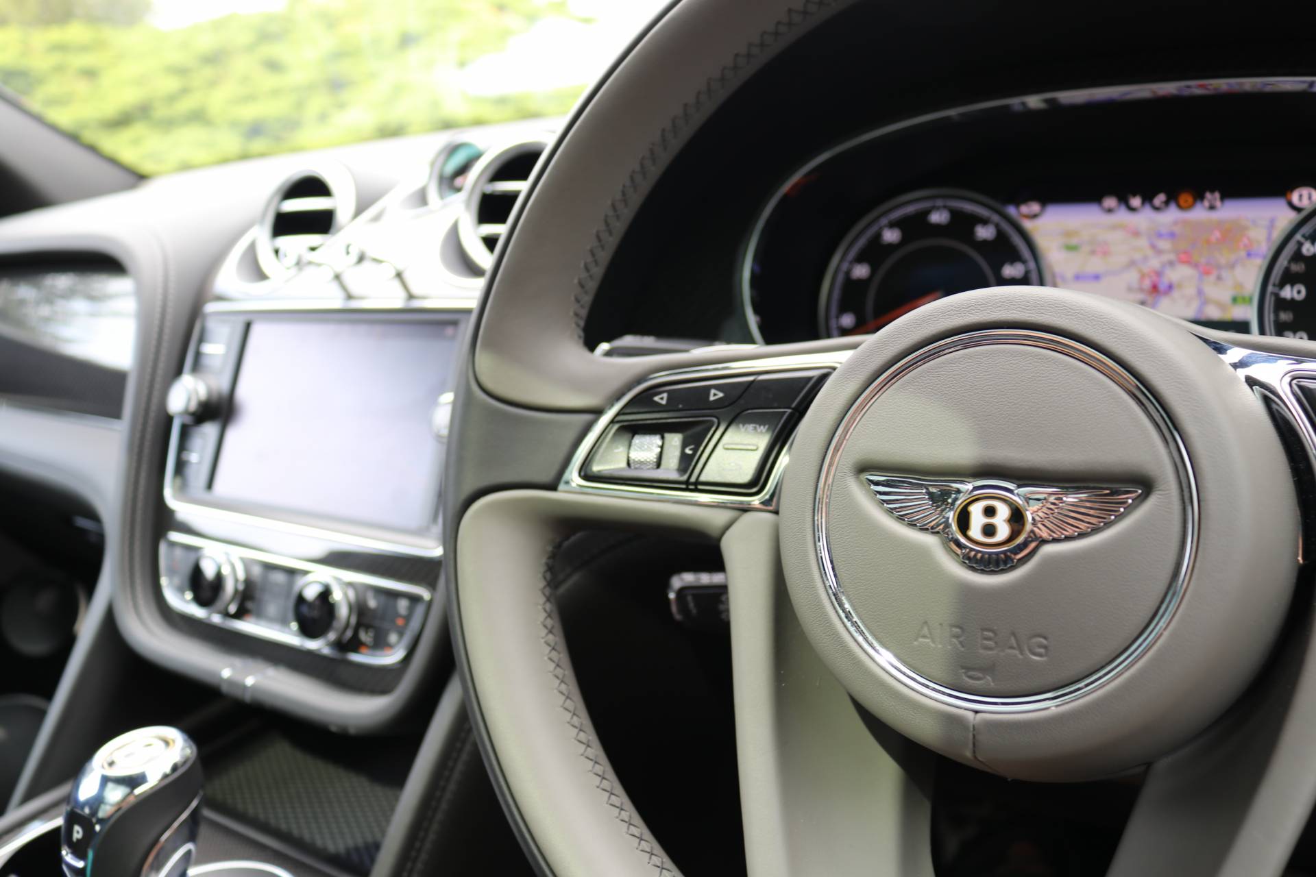 Bentley Bentayga V8