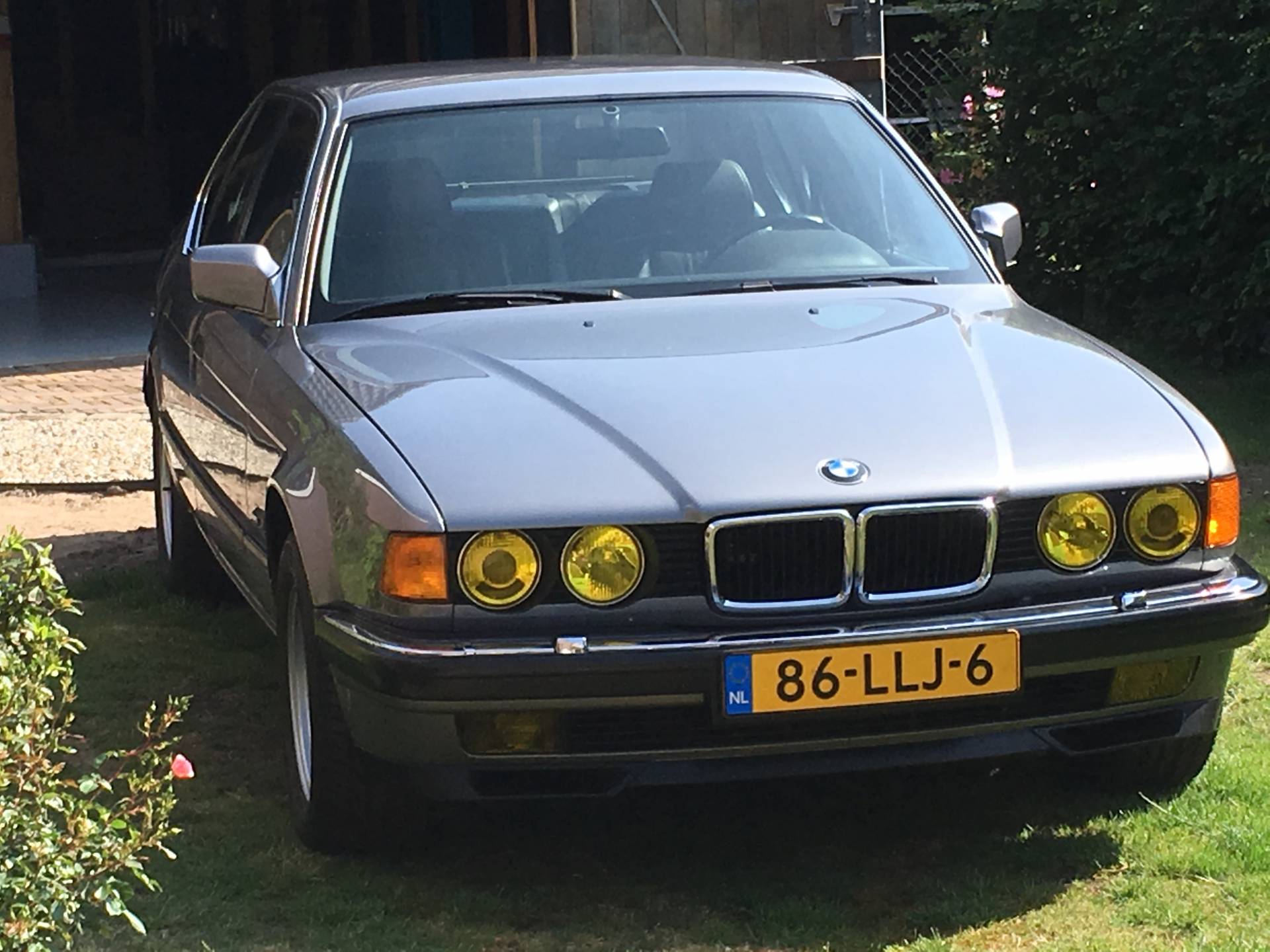 BMW 750i