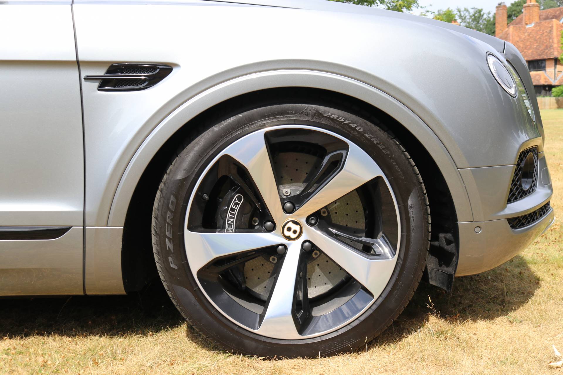 Bentley Bentayga V8