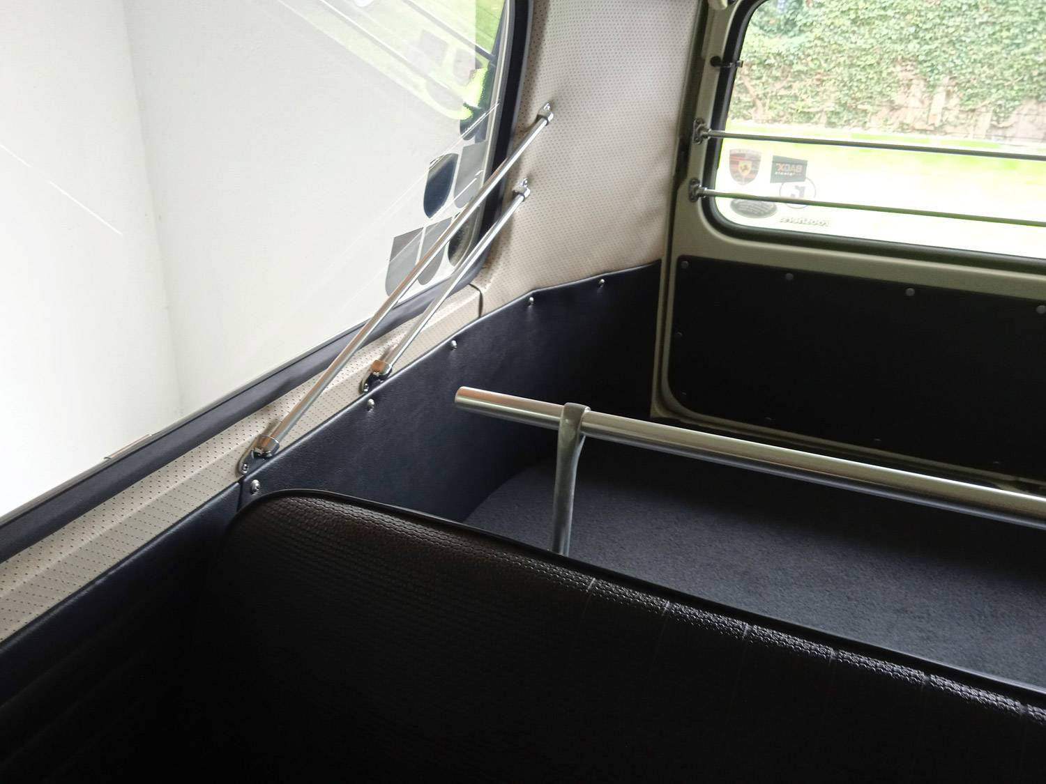 Volkswagen T2a Kombi