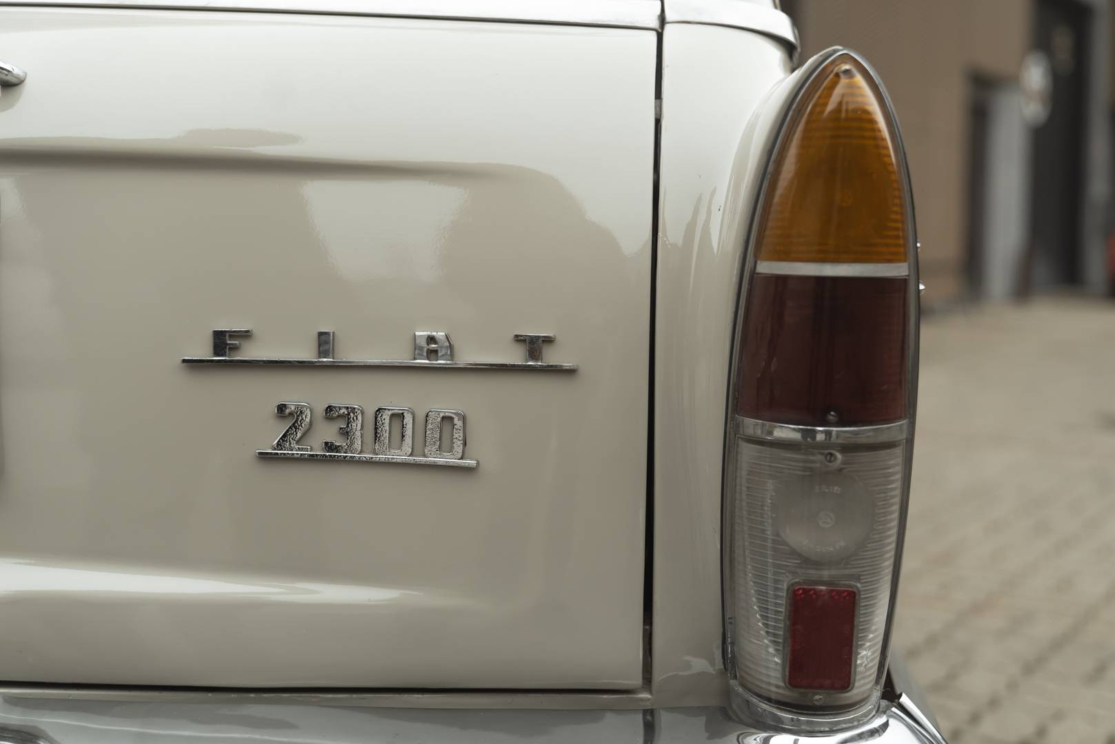 FIAT 2300
