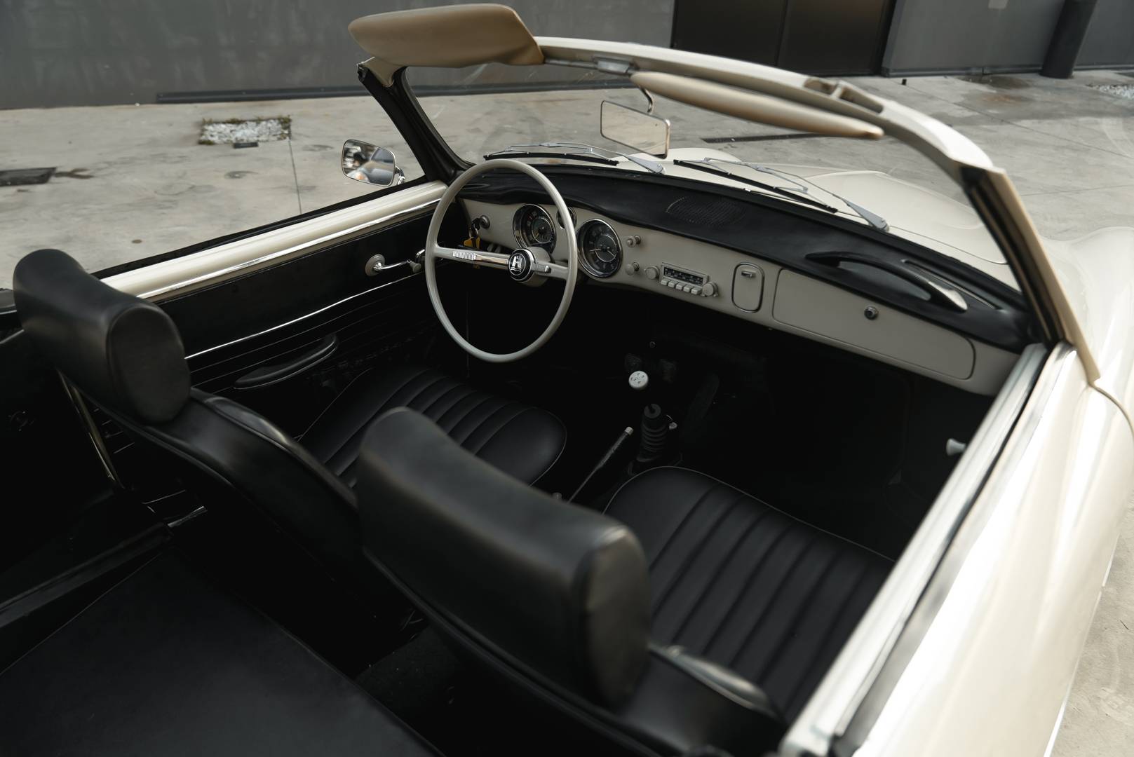 Volkswagen Karmann Ghia 1200