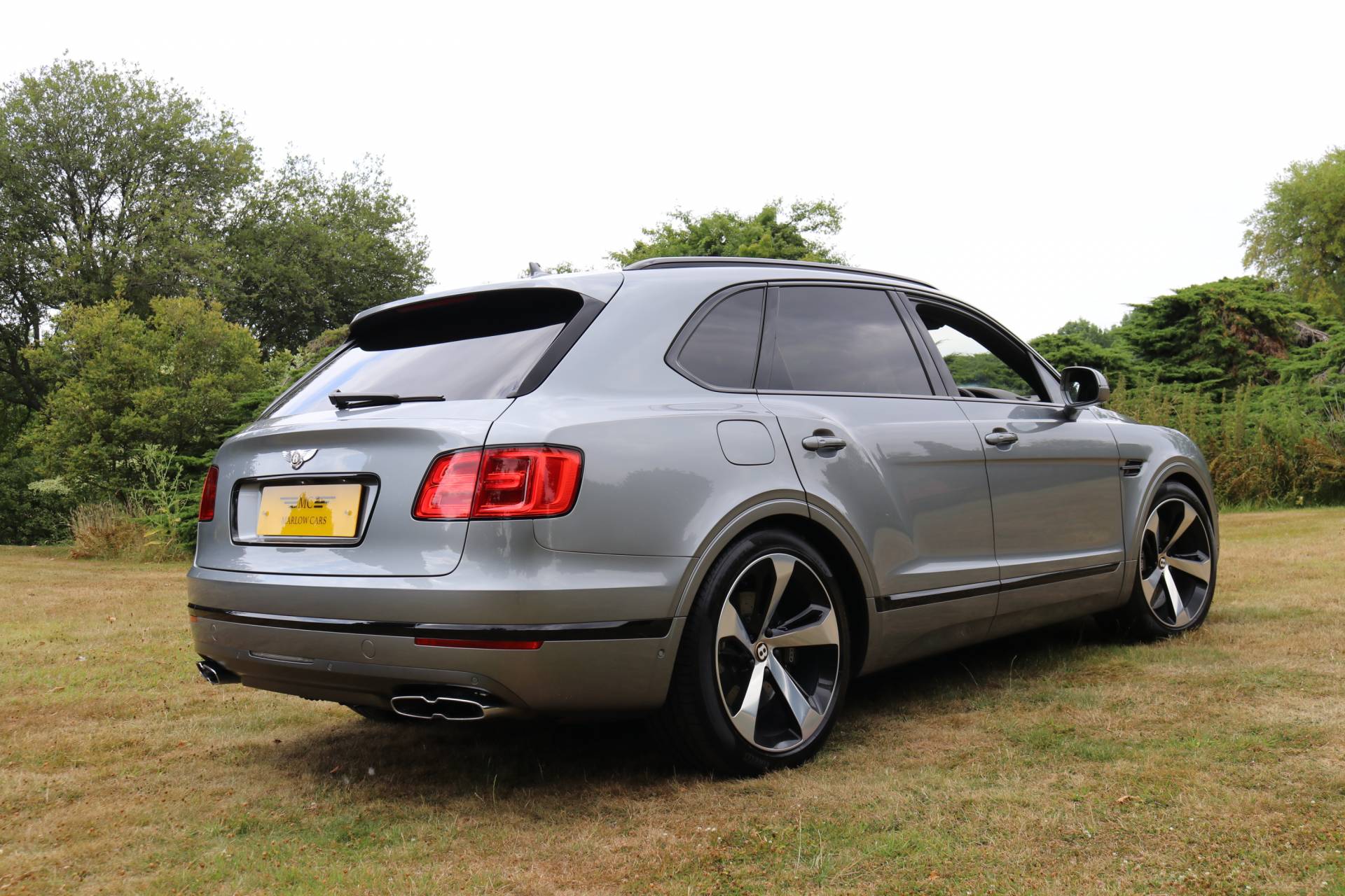 Bentley Bentayga V8