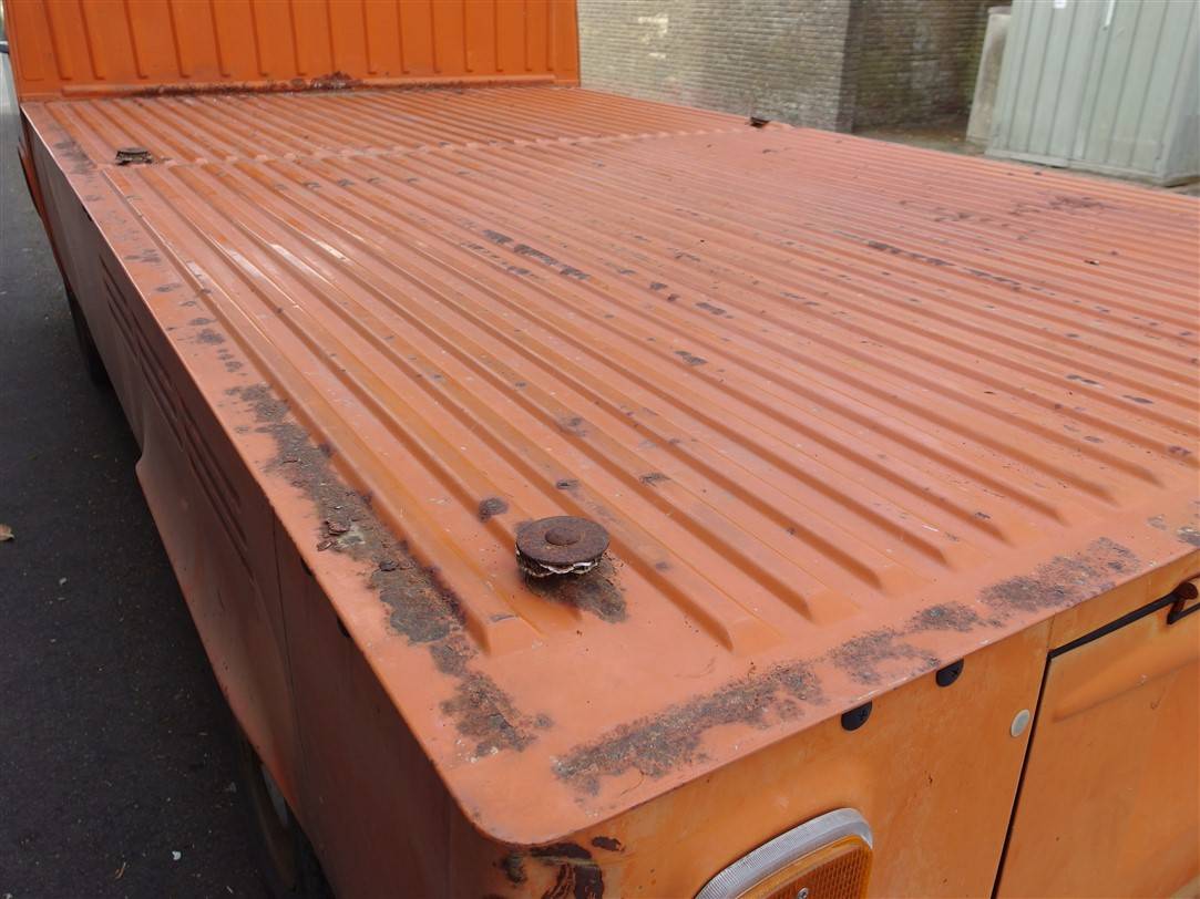 Volkswagen T2b pickup