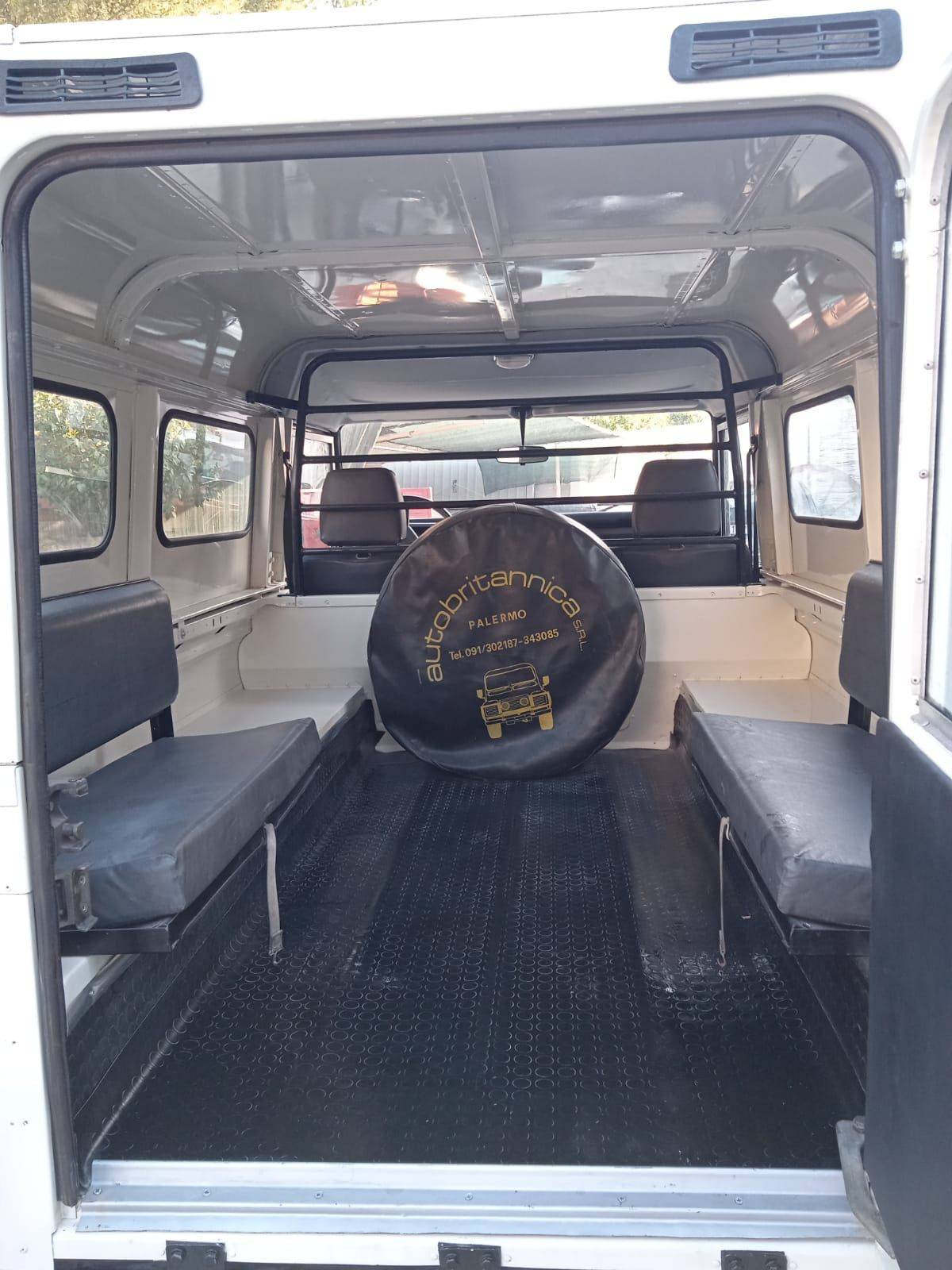 Land Rover Defender 110