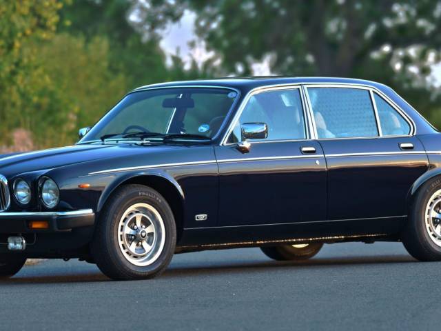 Daimler Sovereign Classic Cars For Sale Classic Trader