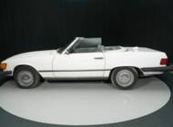 Mercedes-Benz 560 SL