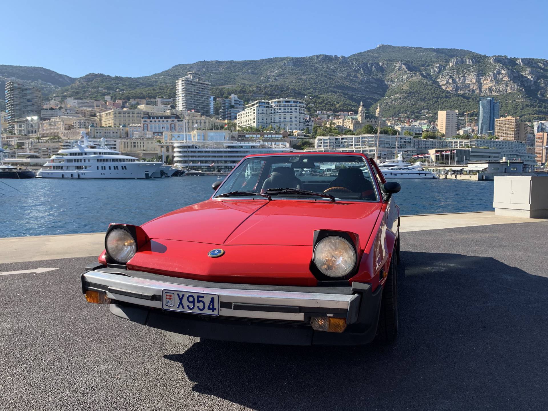 FIAT X 1/9 - Front with road phares