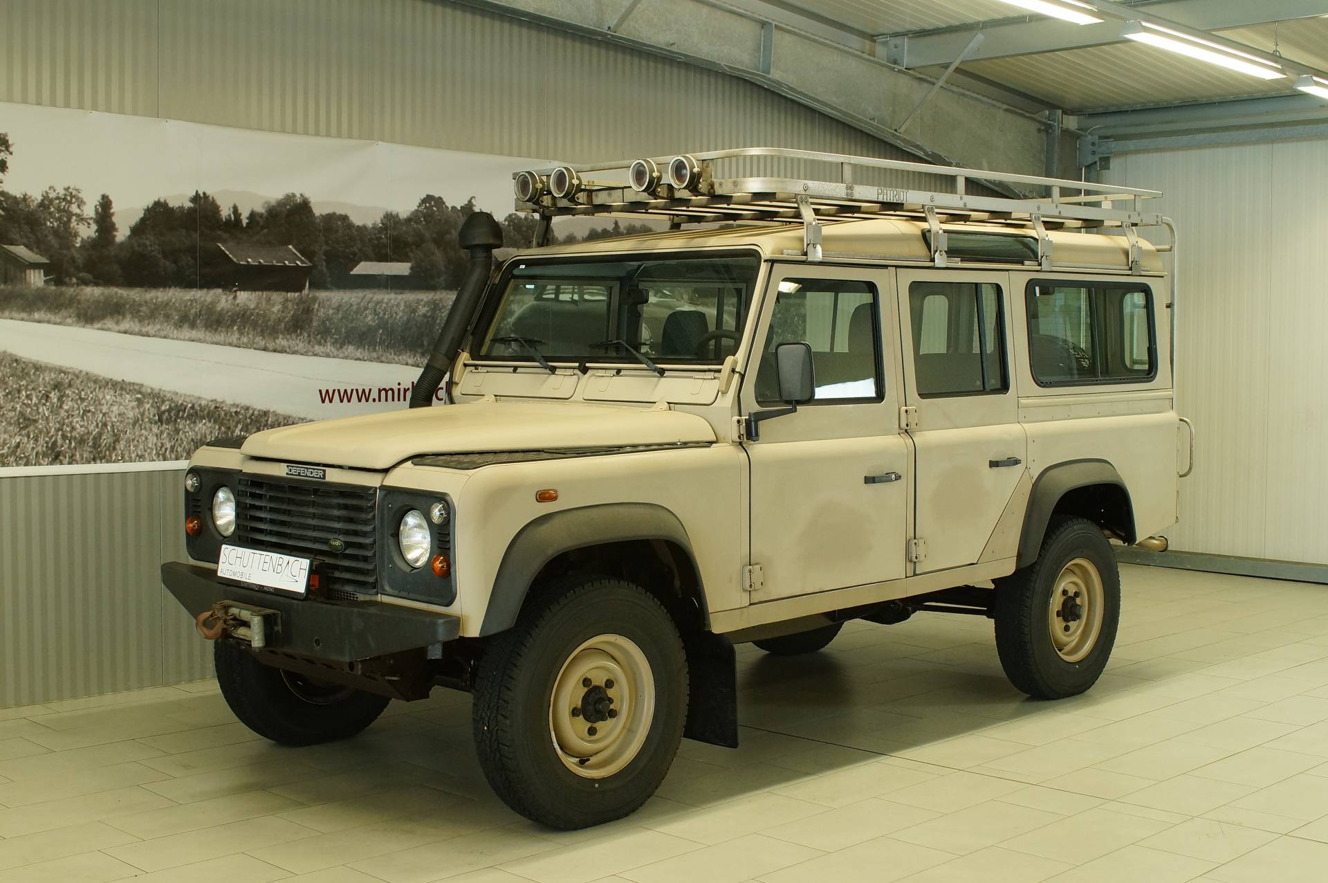 Land rover defender 2005