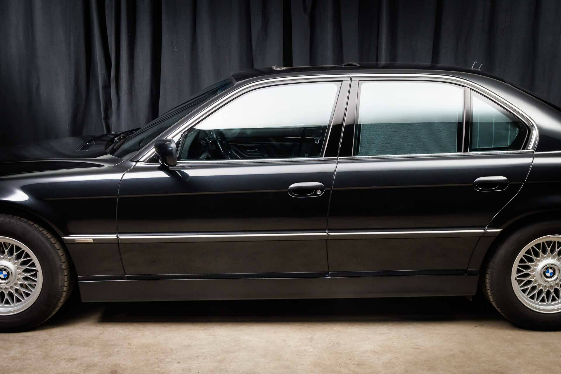 BMW 750i E38 2000