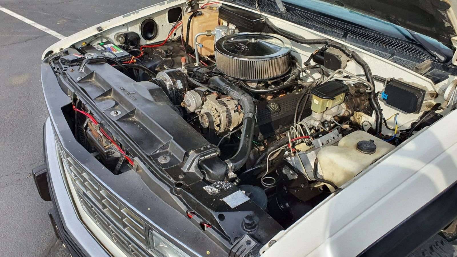 For Sale: Chevrolet Suburban (1993) offered for GBP 12,927