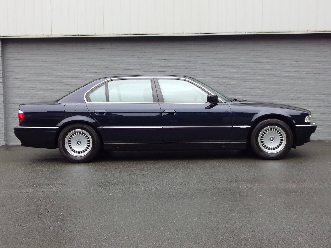 For Sale: BMW 750iL (1996) offered for AUD 22,068