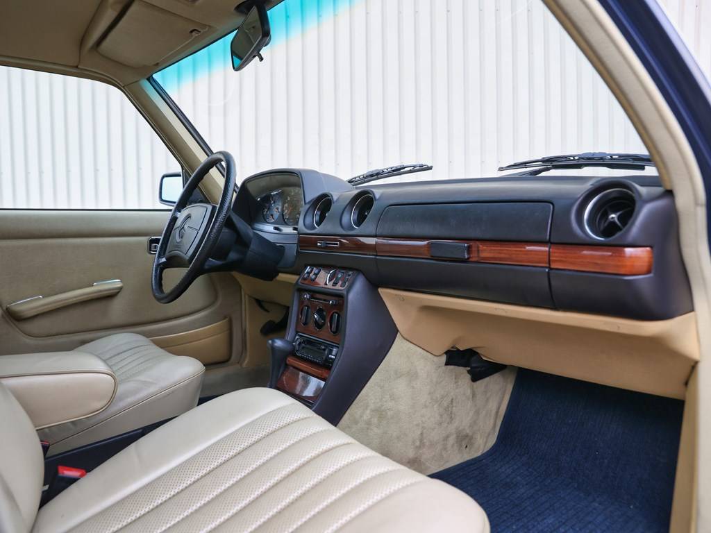 vehicle_ad_standard_image_1300eb6593cf7af4da5fbb30c35b0bad.jpg