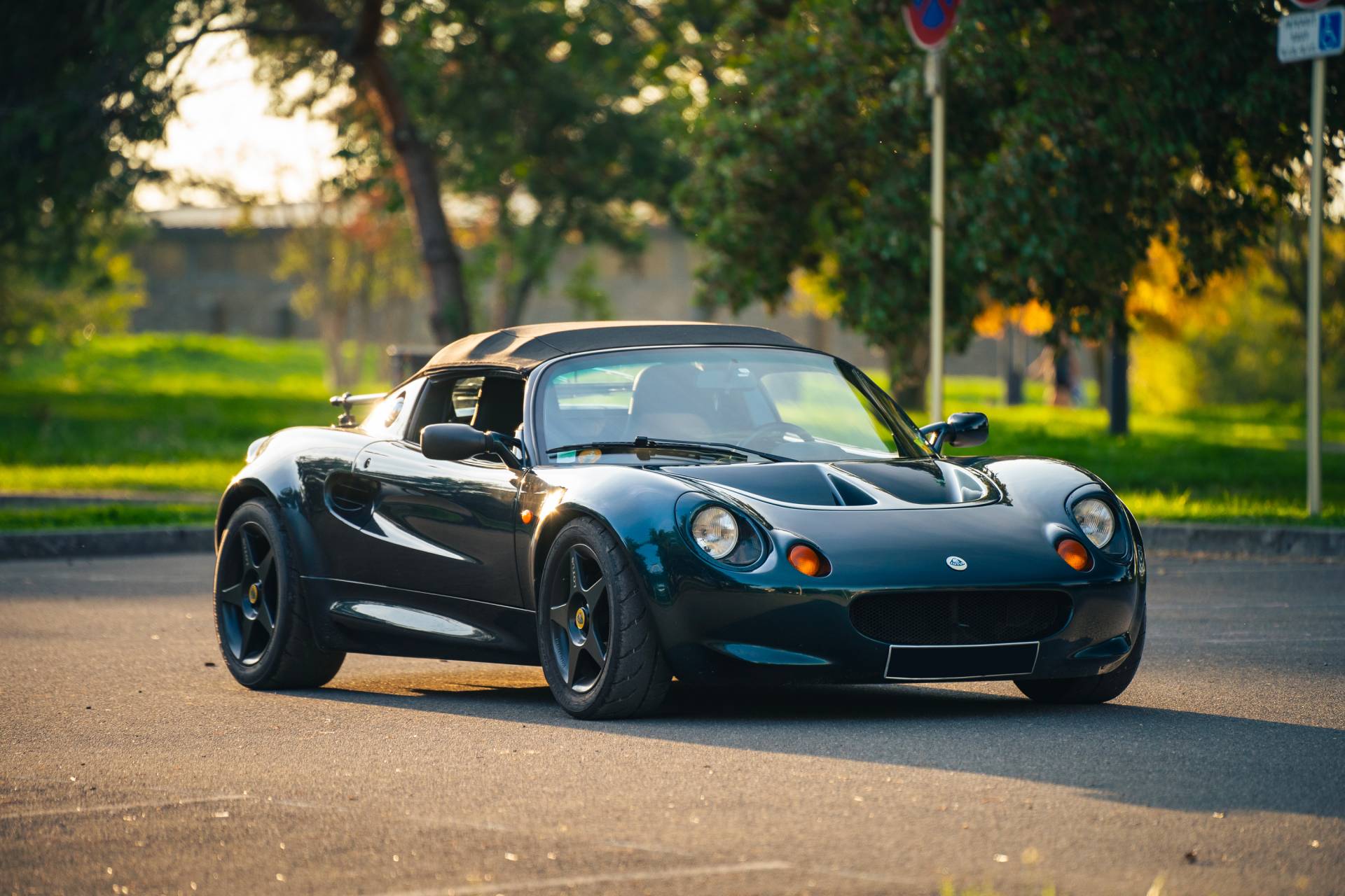 For Sale: Lotus Elise 111 (1999) offered for €31,000