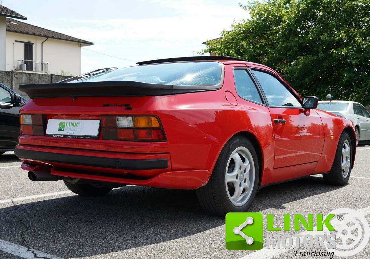 Porsche 944 S2 (1989) - a photo on