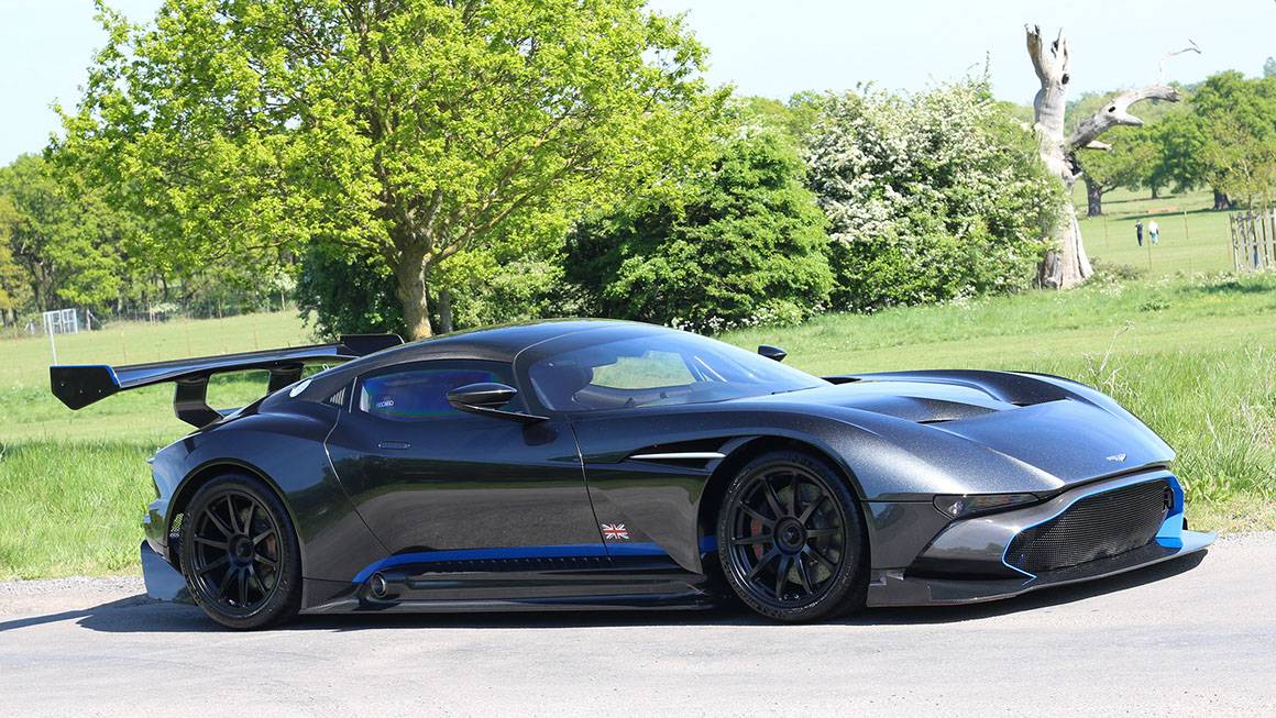 Aston martin vulcan 2016