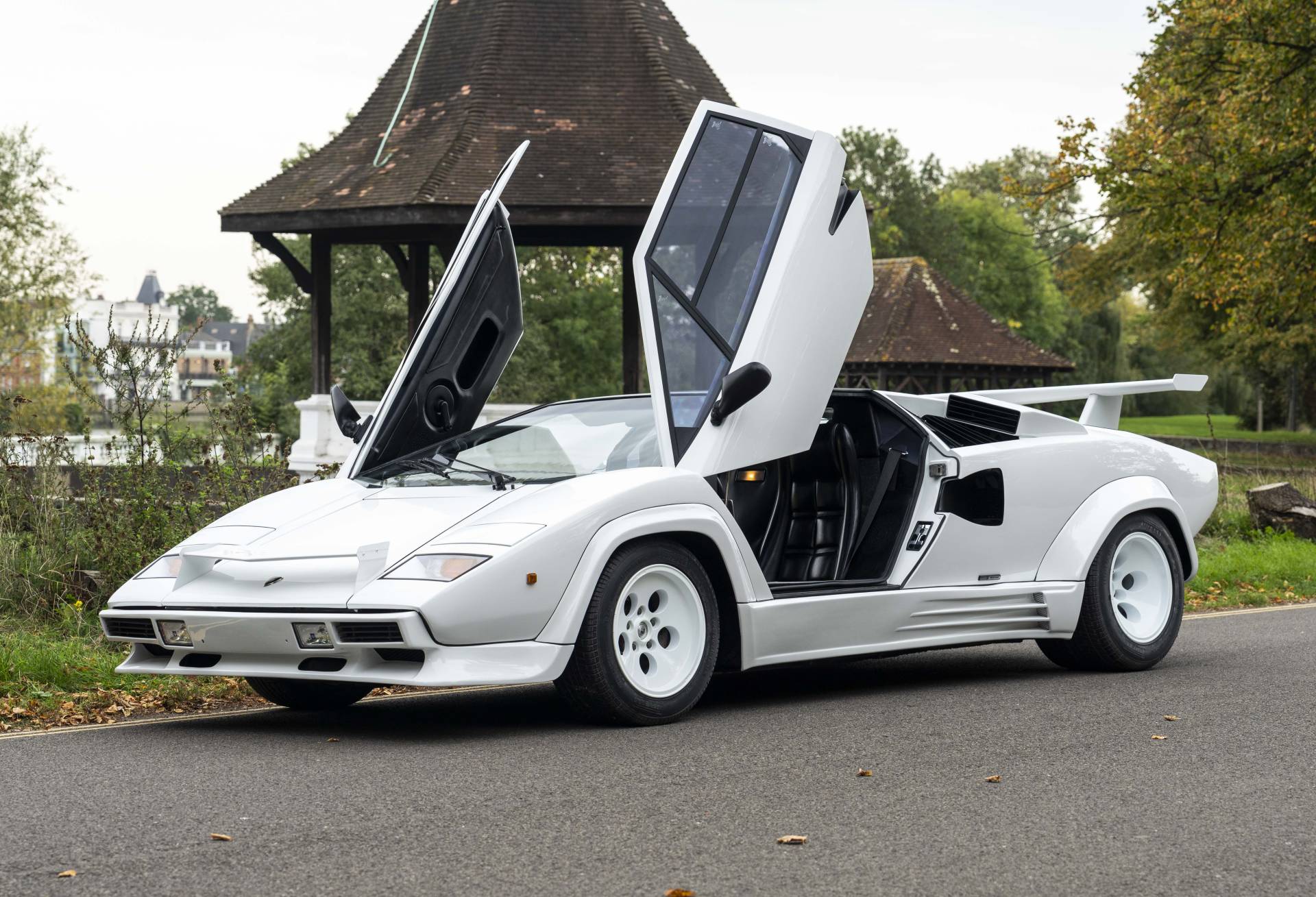 For Sale: Lamborghini Countach LP 5000 S QV (1988) offered for €585,483