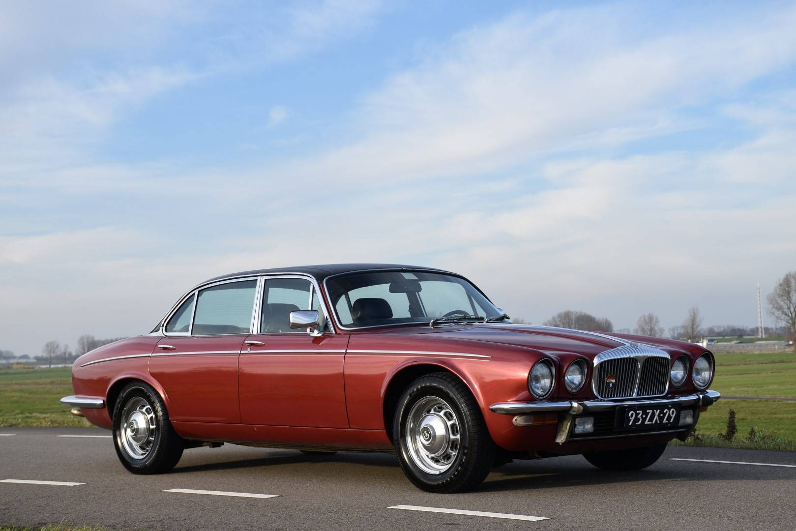 For Sale: Daimler Double Six Vanden Plas (1978) offered for GBP 16,431