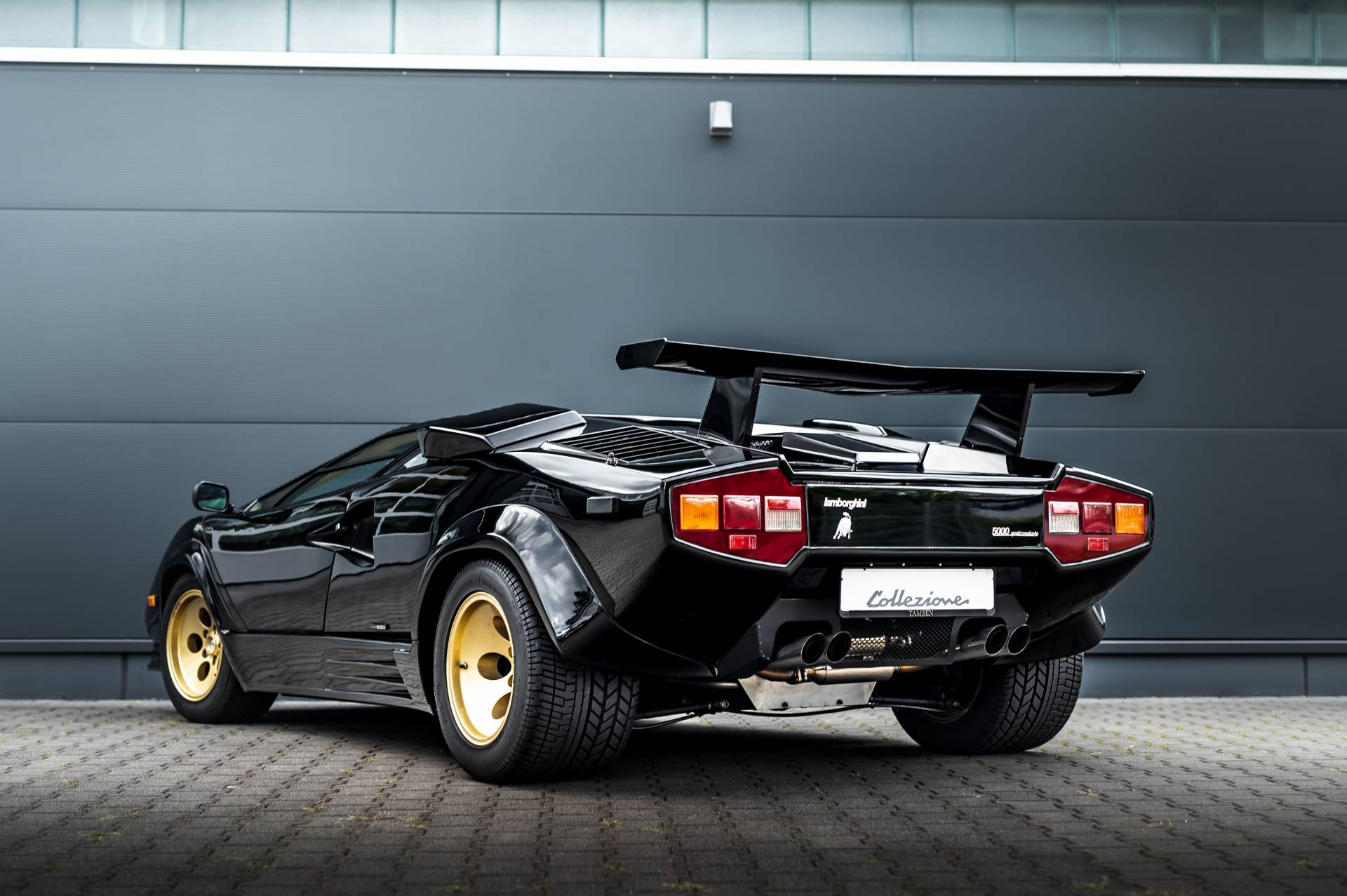 Lamborghini countach lp5000 qv