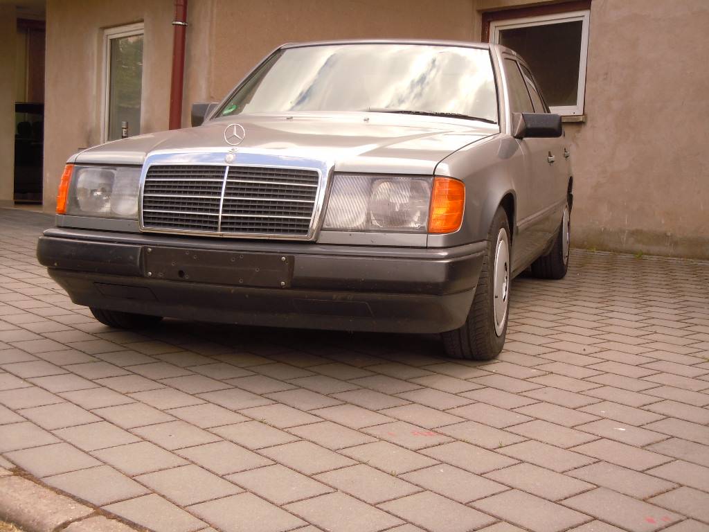 Mercedes-Benz 260 E