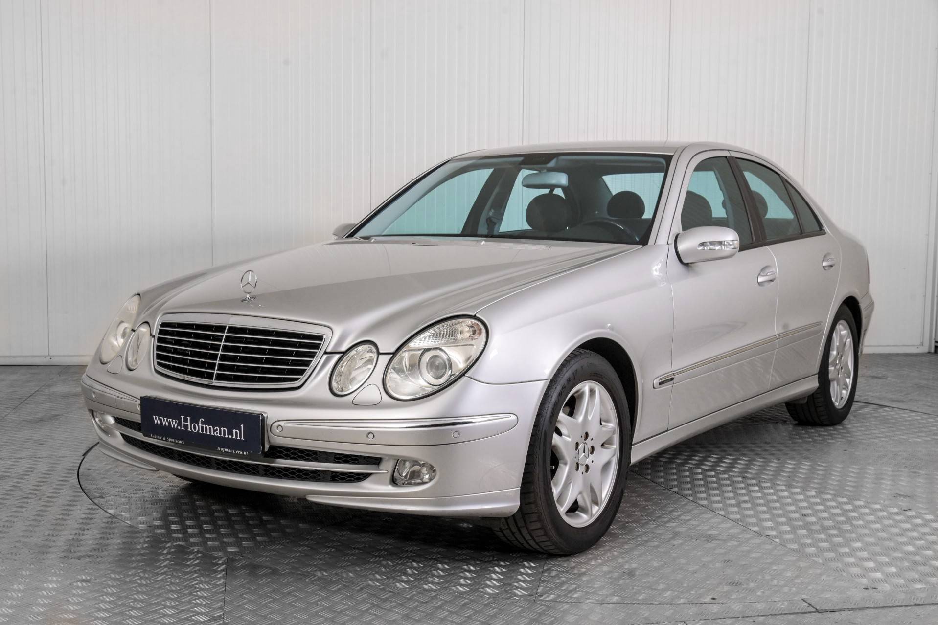 Mercedes-Benz E-Klasse Oldtimer kaufen - Classic Trader