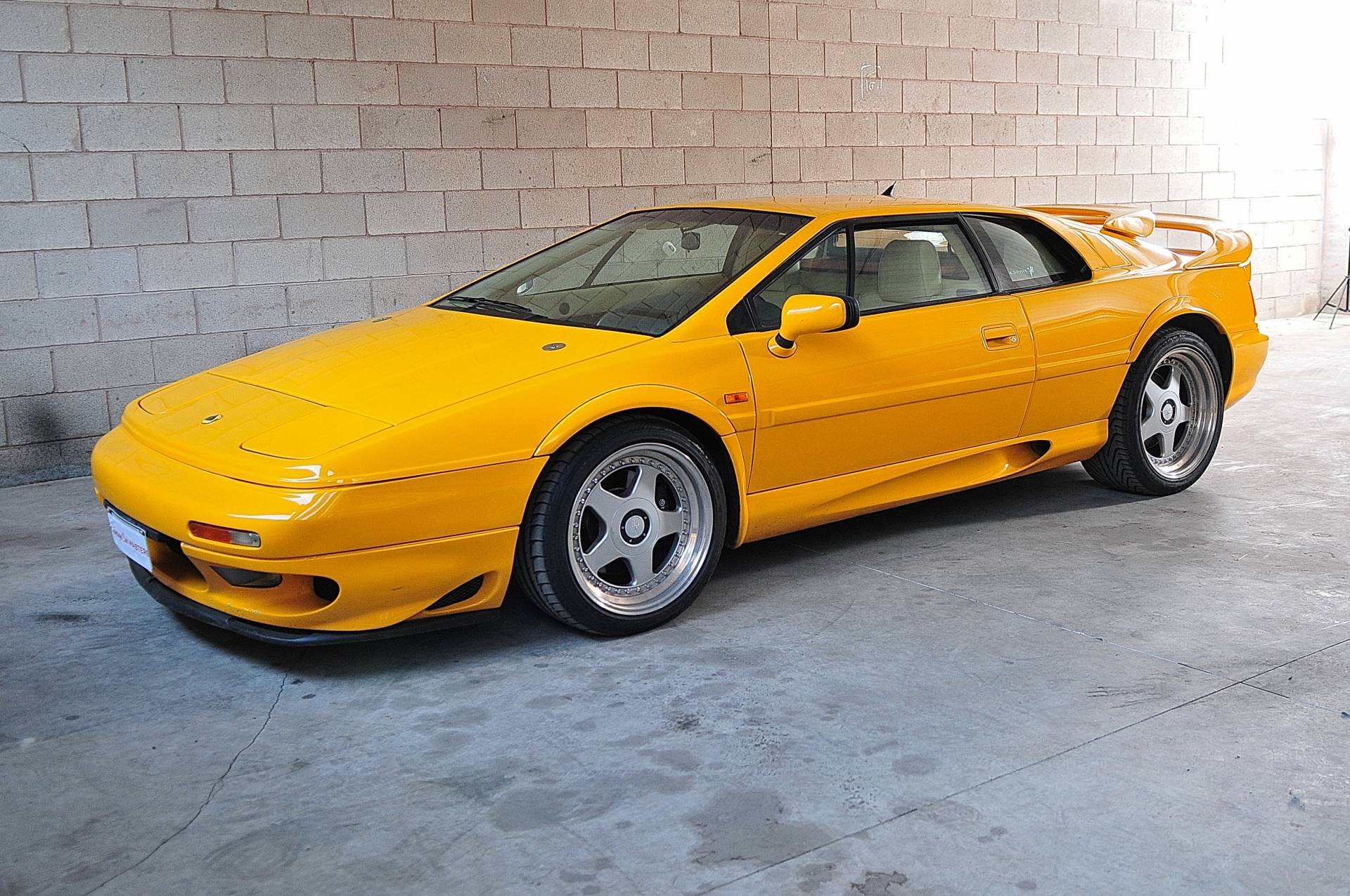 For Sale: Lotus Esprit V8 BiTurbo (1997) offered for GBP 51,223