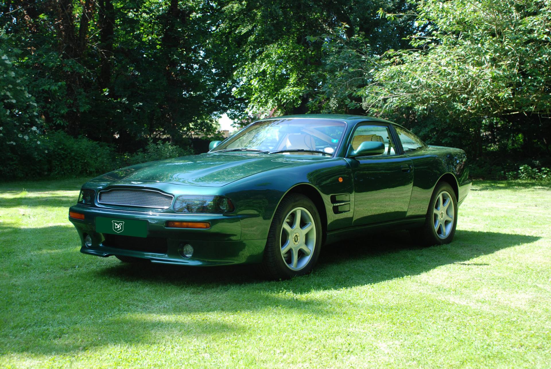 Aston martin 1999