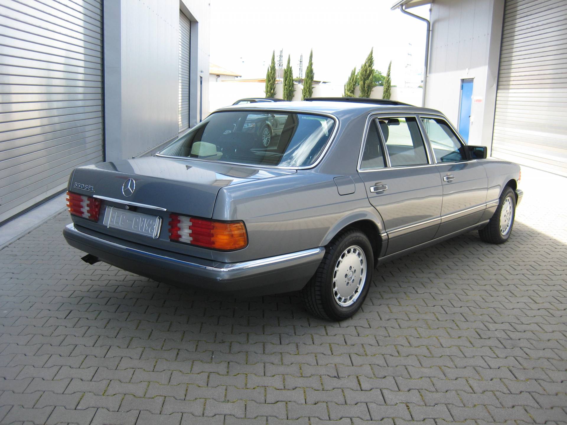 Мерседес 560 sel