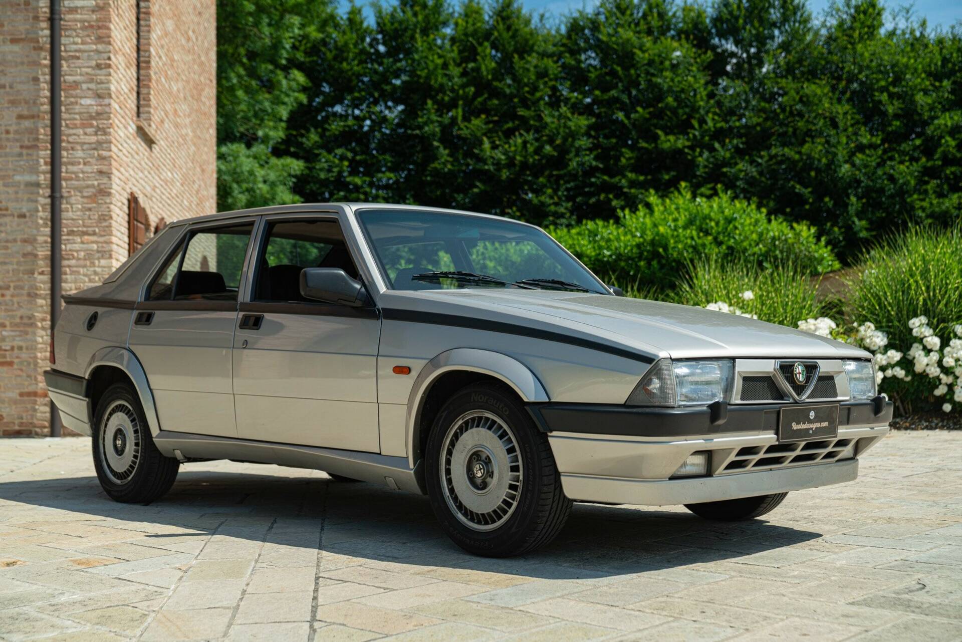 1989 Alfa Romeo 75 2.0 Twin Spark, foto 2