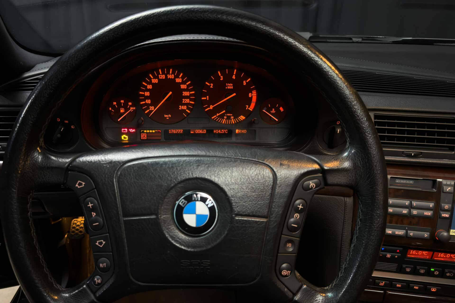 BMW 750i E38 2000
