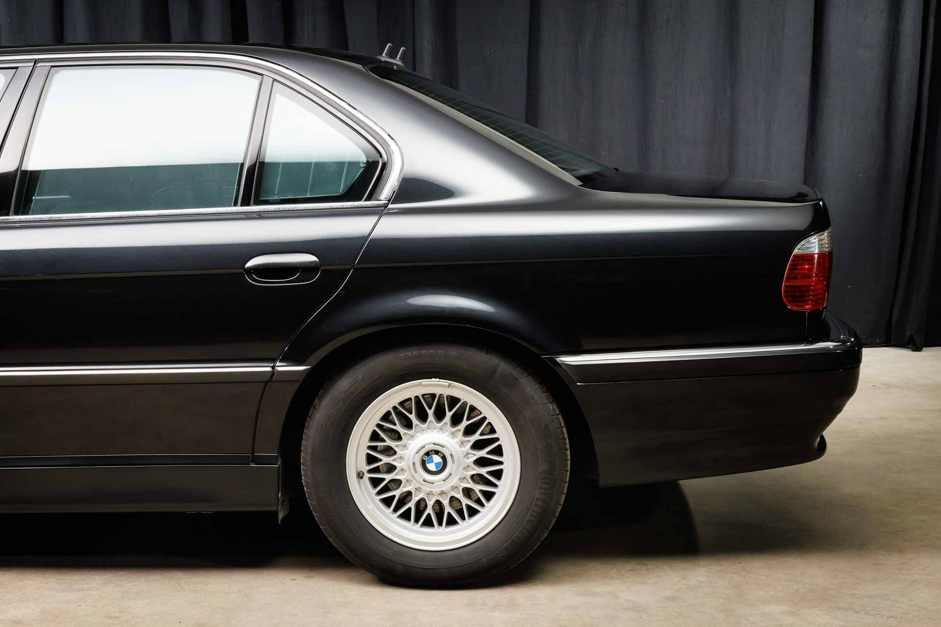 BMW 750i E38 2000