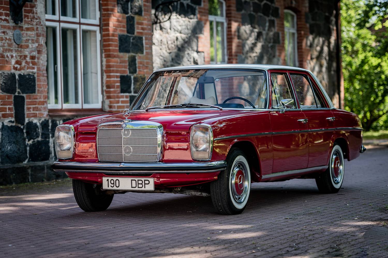 for-sale-mercedes-benz-200-1971-offered-for-gbp-9-365