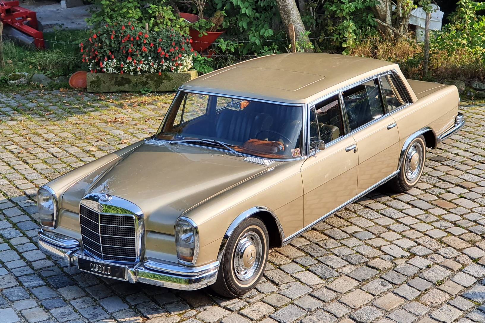 Фото mercedes 600