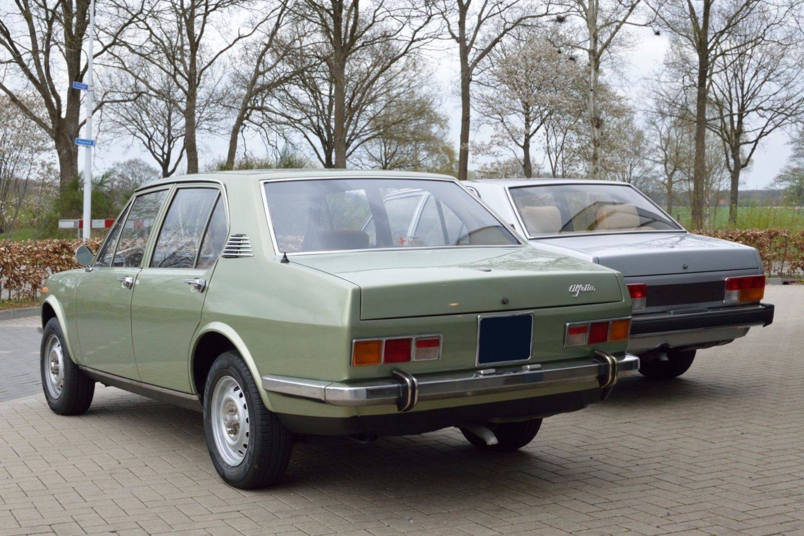 https://cdn.classic-trader.com/I/images/1920_1920_inset/vehicle_ad_standard_image_4ee90d961a9443609f3eb2241cebd011.jpg