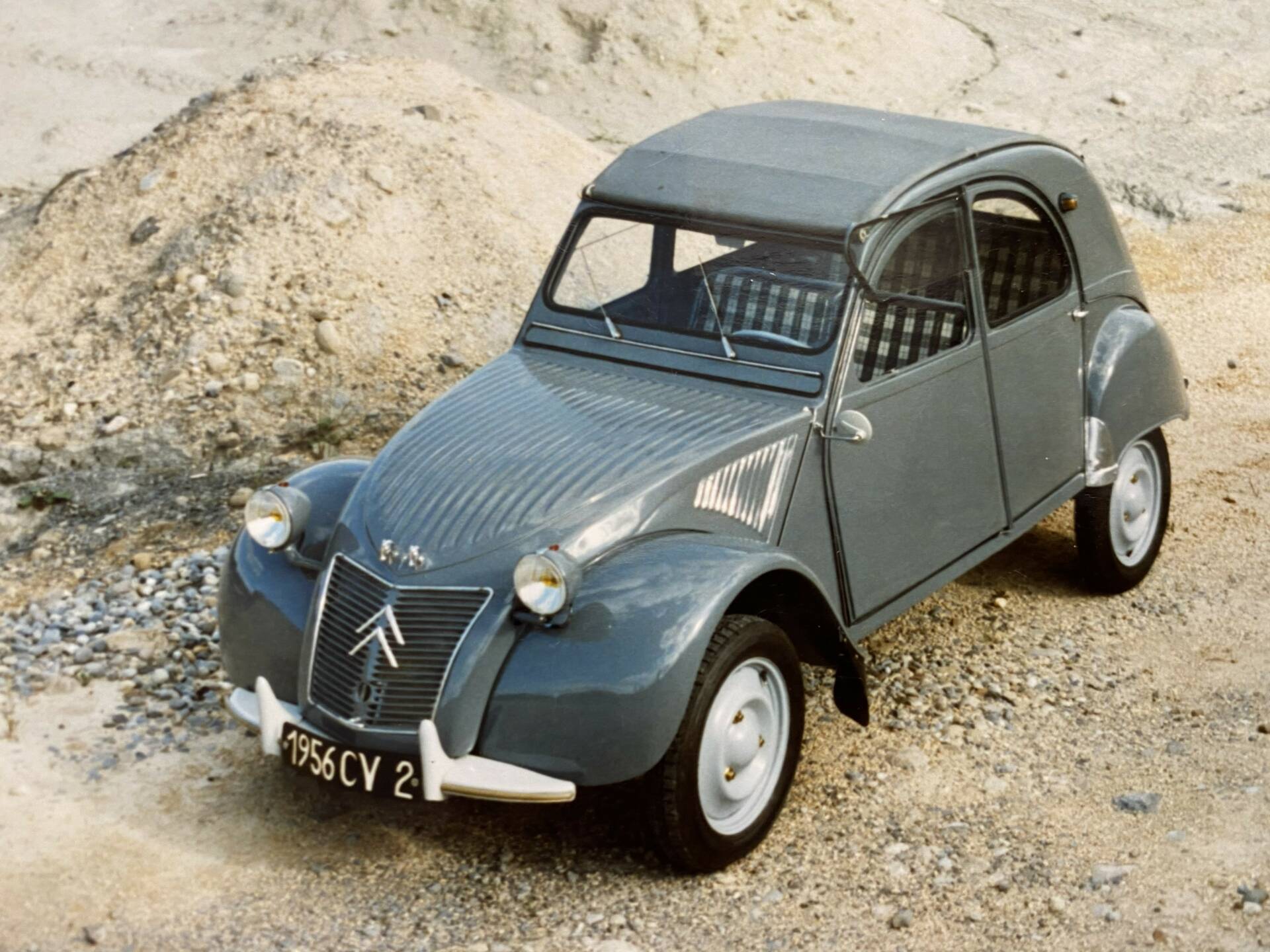 Miniature Cij Renault 120 CV – 1/135, Camion Utilitaire, Bicolore Gris/rouge, 1957