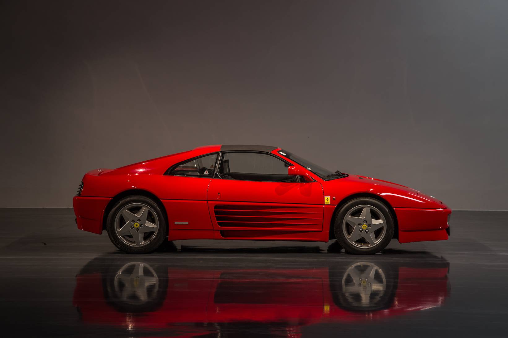 Модель ferrari 348