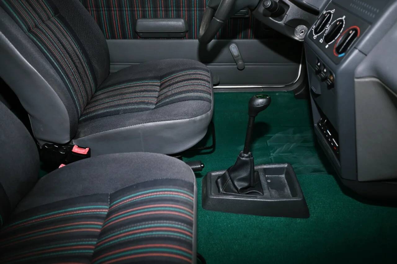 1991 Peugeot 205, foto 11