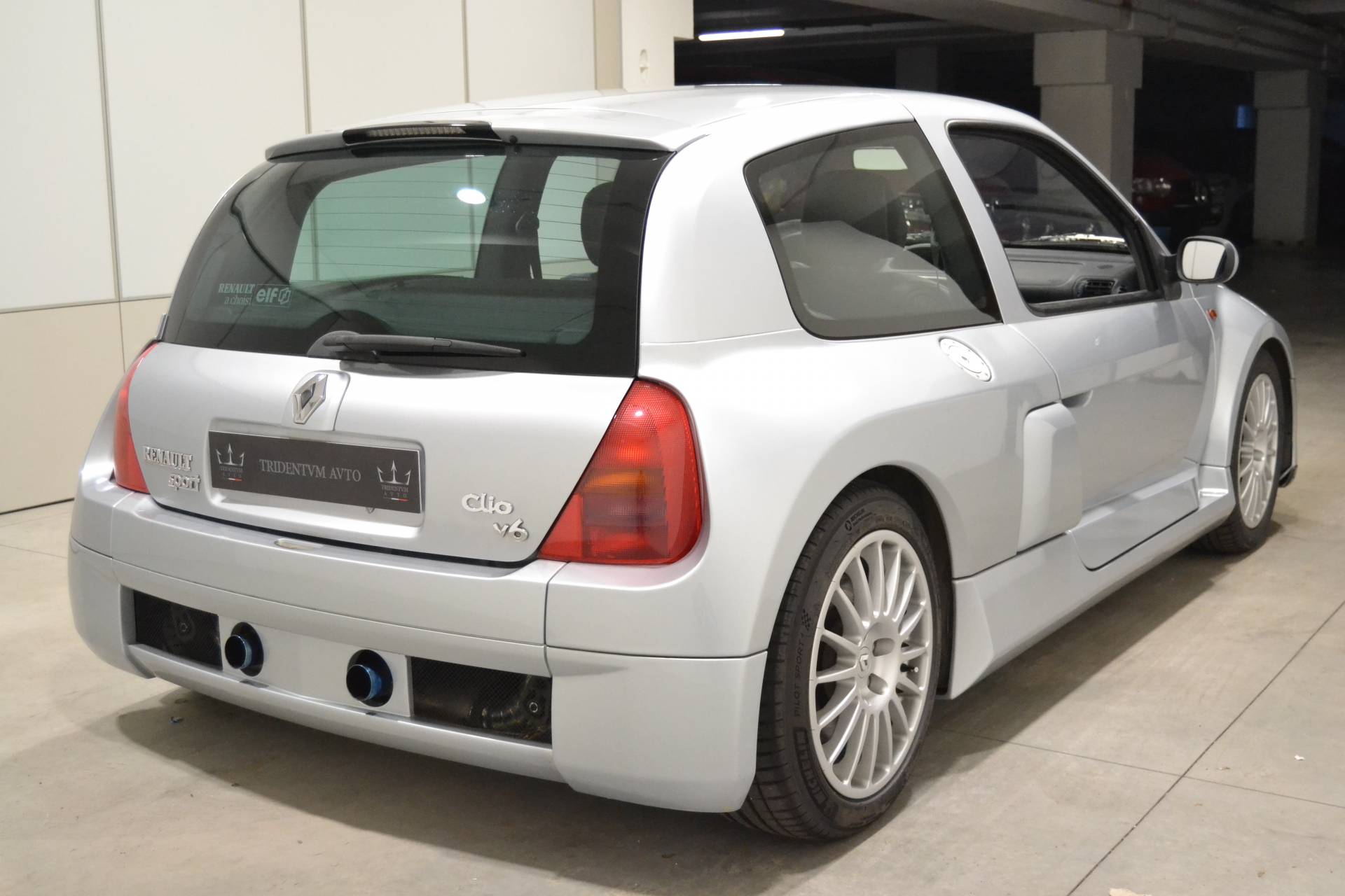 Te koop: Renault Clio II V6 (2002) aangeboden voor €