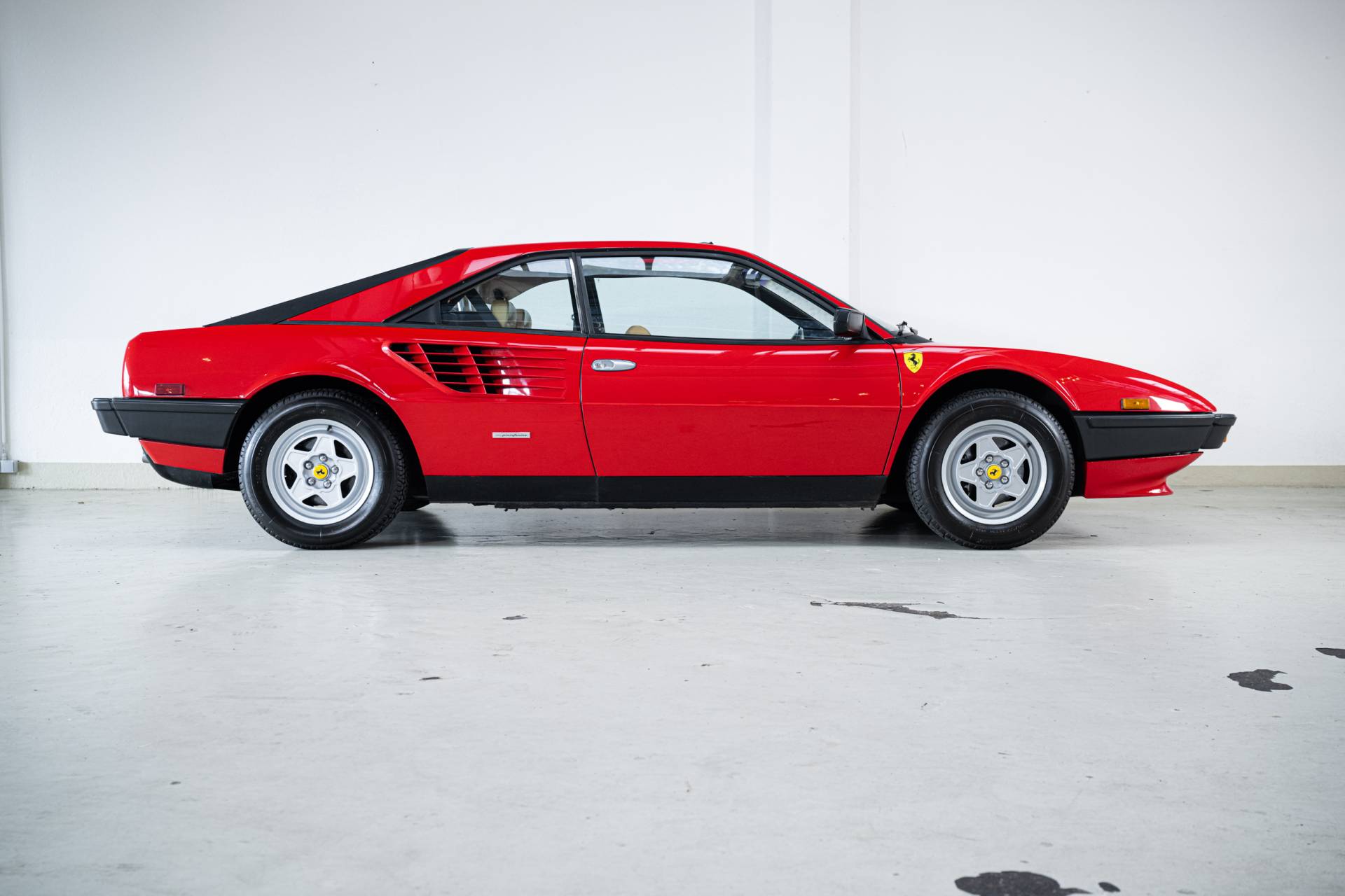 Zu Verkaufen: Ferrari Mondial Quattrovalvole (1985) angeboten für 57.500 €
